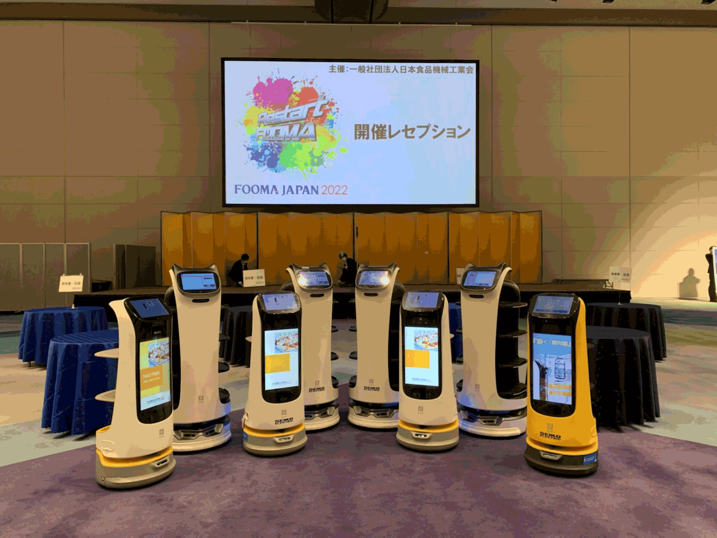 ８台の配膳ロボが「FOOMA JAPAN 2022」でウエイターとして活躍