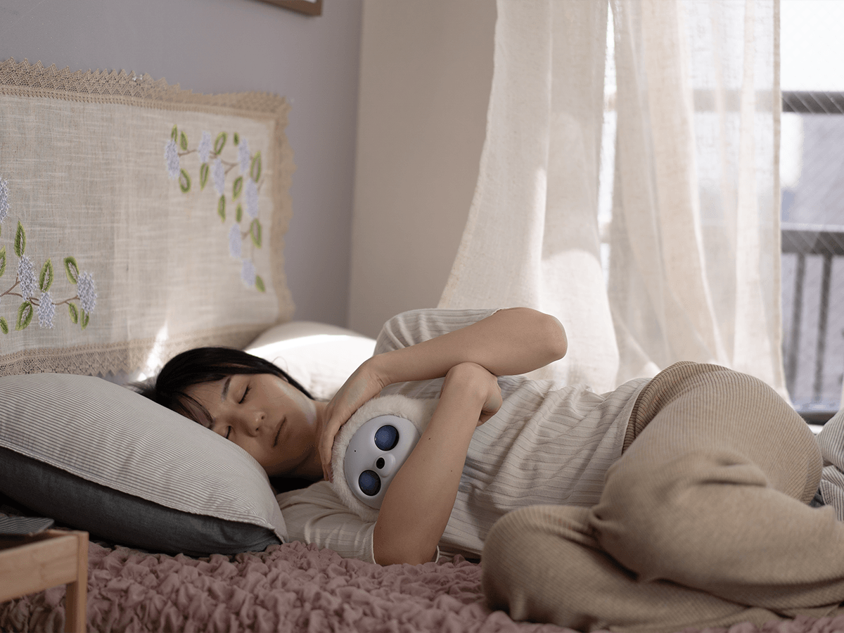 触れ合いの温もりを感じる「肌」