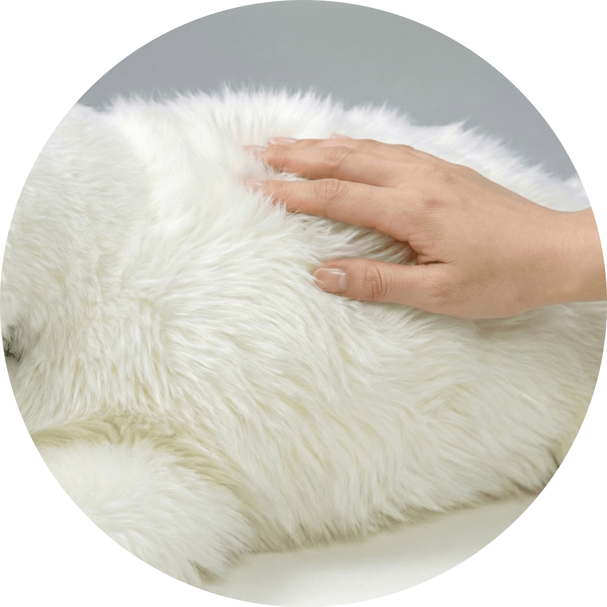 非アレルギー性素材で厚みと弾力のあるファー。